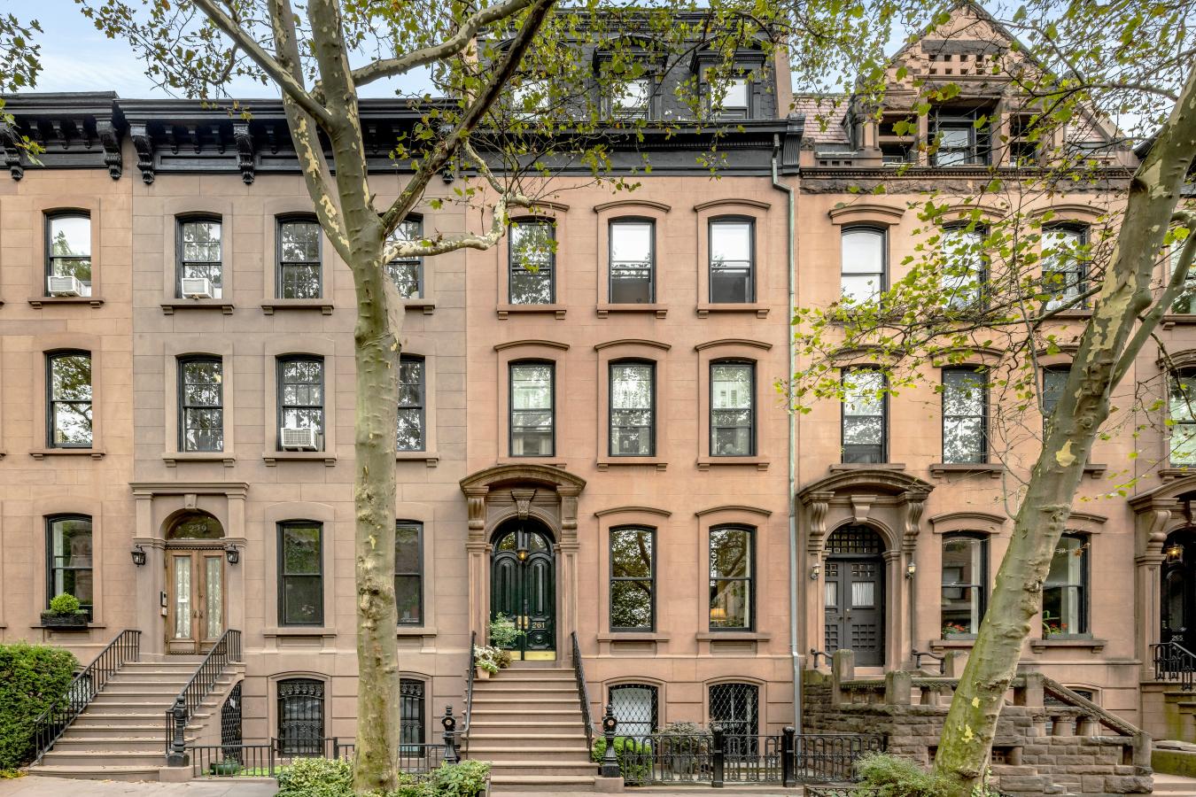 Brooklyn Heights, New York, 11201, United States, 7 Bedrooms Bedrooms, ,4 BathroomsBathrooms,Residential,For Sale,1945401