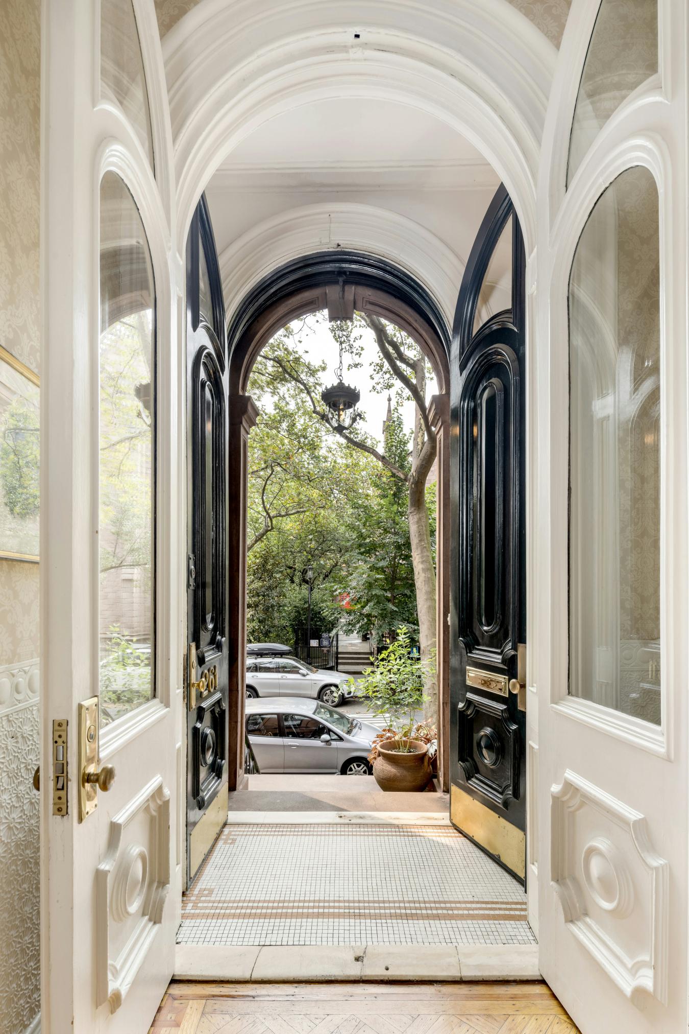Brooklyn Heights, New York, 11201, United States, 7 Bedrooms Bedrooms, ,4 BathroomsBathrooms,Residential,For Sale,1945401