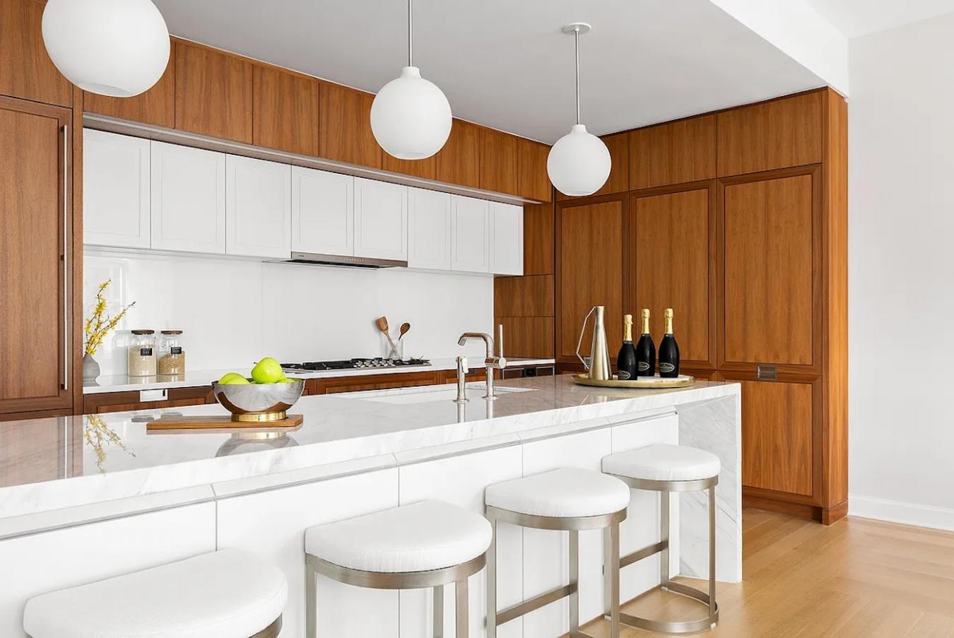 New York, New York, 10028, United States, 2 Bedrooms Bedrooms, ,2 BathroomsBathrooms,Residential,For Sale,1945394