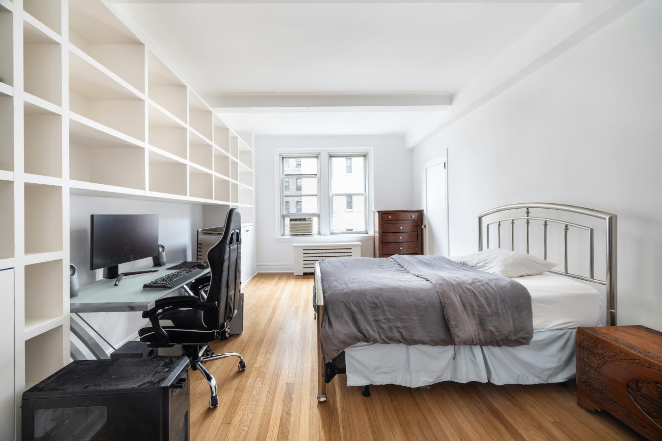 New York, New York, 10024, United States, 3 Bedrooms Bedrooms, ,2 BathroomsBathrooms,Residential,For Sale,1945703