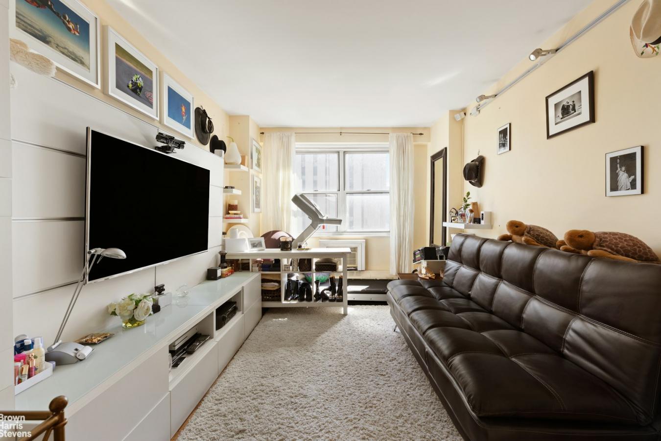 New York, New York, 10065, United States, 2 Bedrooms Bedrooms, ,2 BathroomsBathrooms,Residential,For Sale,1945696