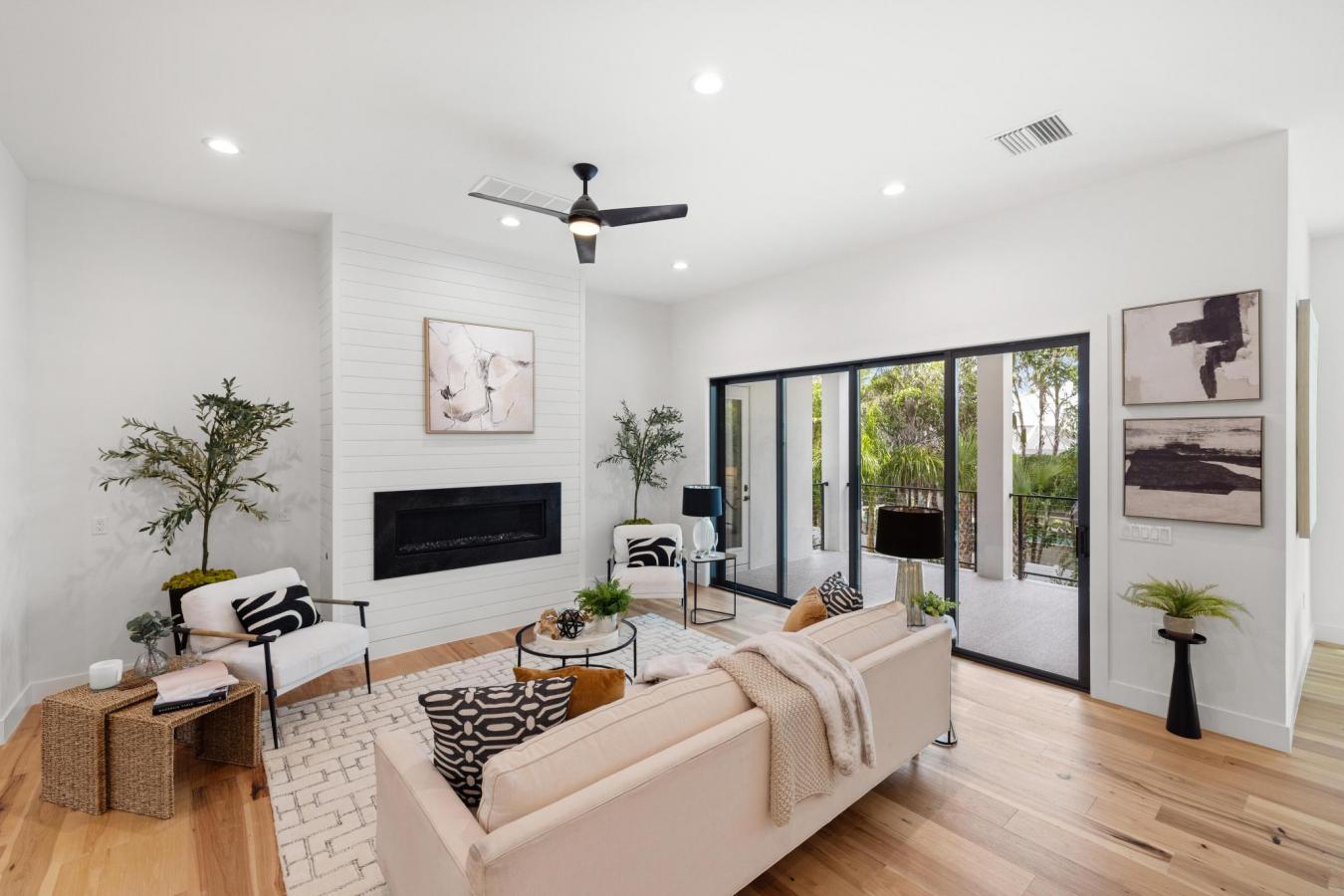 Sarasota, Sarasota, 34242, United States, 5 Bedrooms Bedrooms, ,4 BathroomsBathrooms,Residential,For Sale,1945383