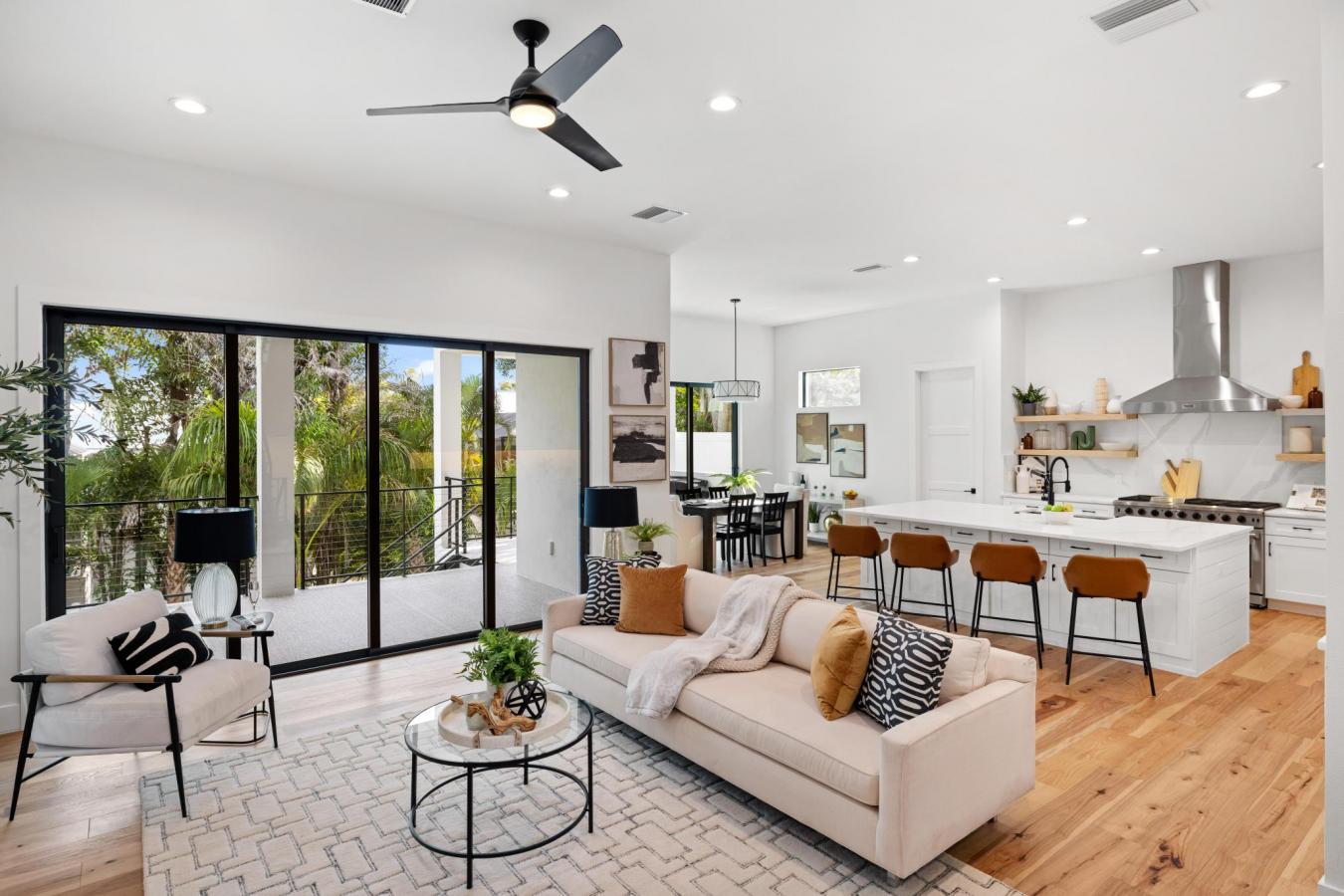 Sarasota, Sarasota, 34242, United States, 5 Bedrooms Bedrooms, ,4 BathroomsBathrooms,Residential,For Sale,1945383