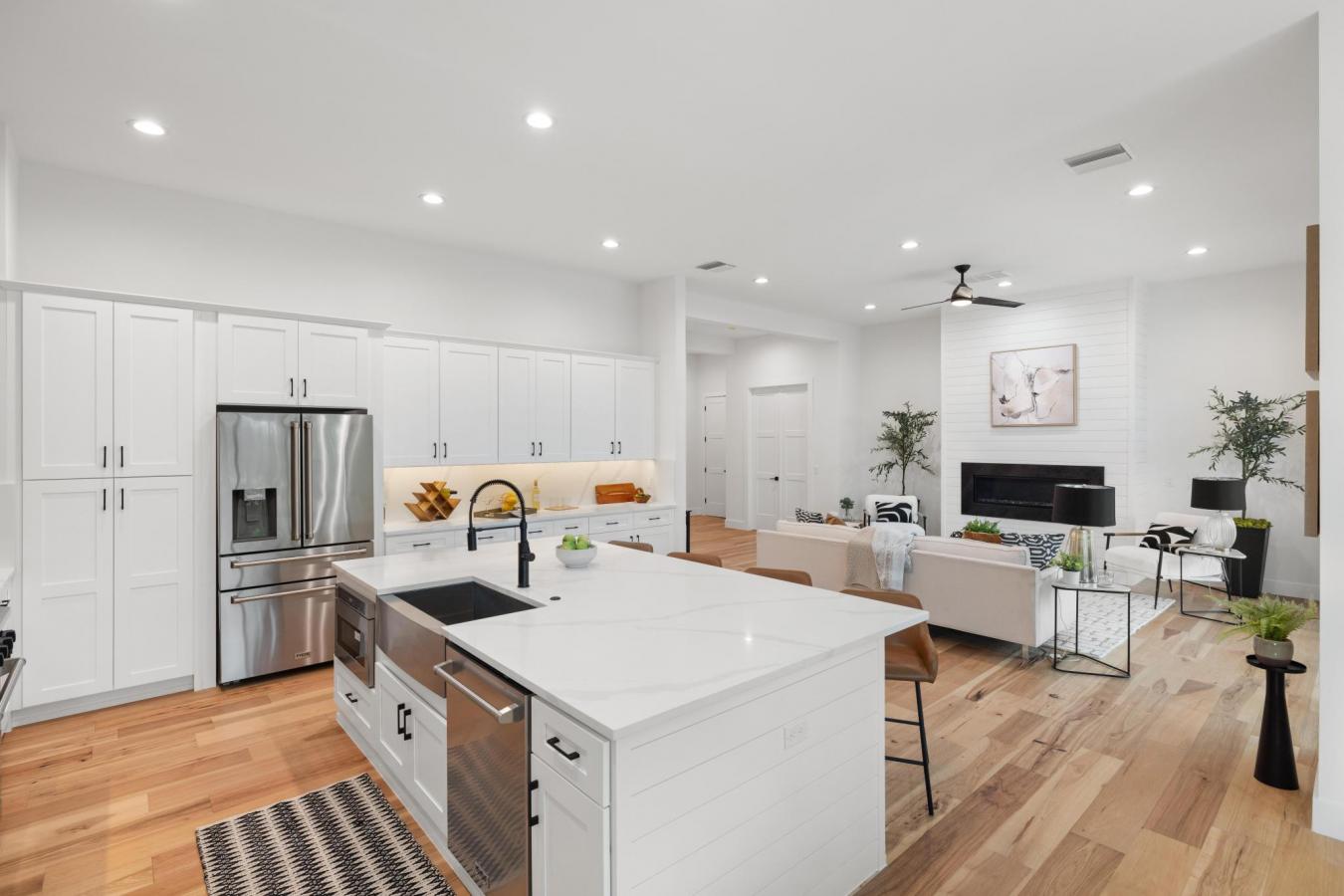 Sarasota, Sarasota, 34242, United States, 5 Bedrooms Bedrooms, ,4 BathroomsBathrooms,Residential,For Sale,1945383