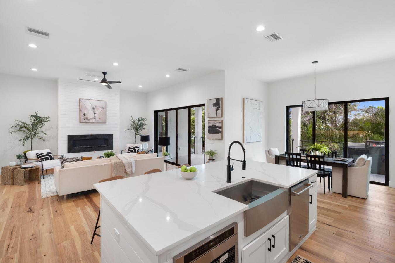 Sarasota, Sarasota, 34242, United States, 5 Bedrooms Bedrooms, ,4 BathroomsBathrooms,Residential,For Sale,1945383