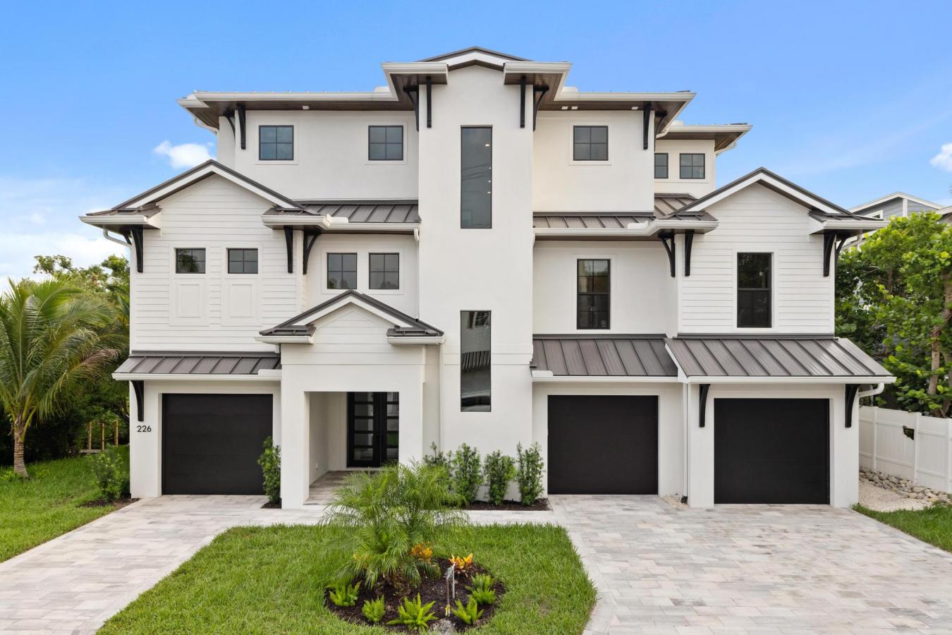 Sarasota, Sarasota, 34242, United States, 5 Bedrooms Bedrooms, ,4 BathroomsBathrooms,Residential,For Sale,1945383