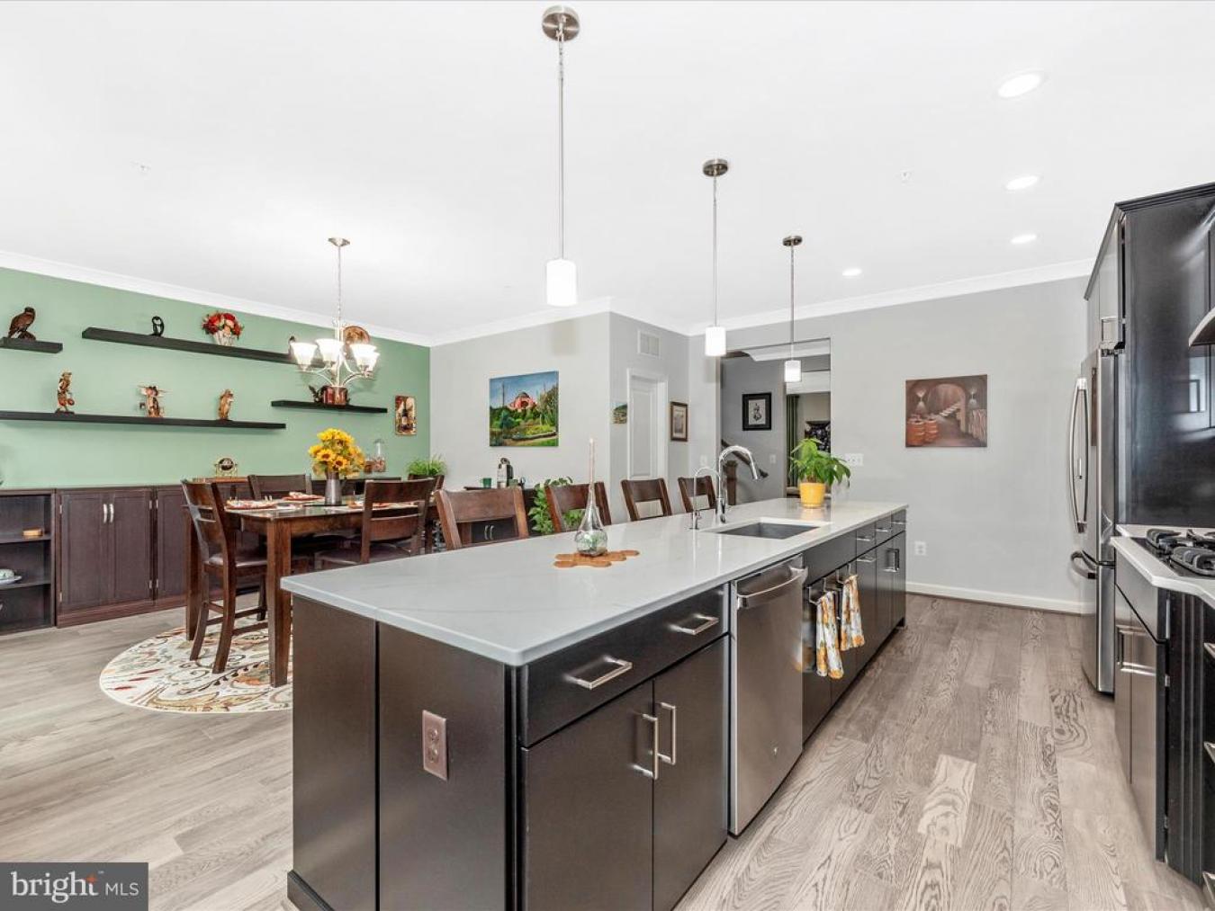 OXON HILL, PRINCE GEORGES, 20745, United States, 4 Bedrooms Bedrooms, ,4 BathroomsBathrooms,Residential,For Sale,1945382