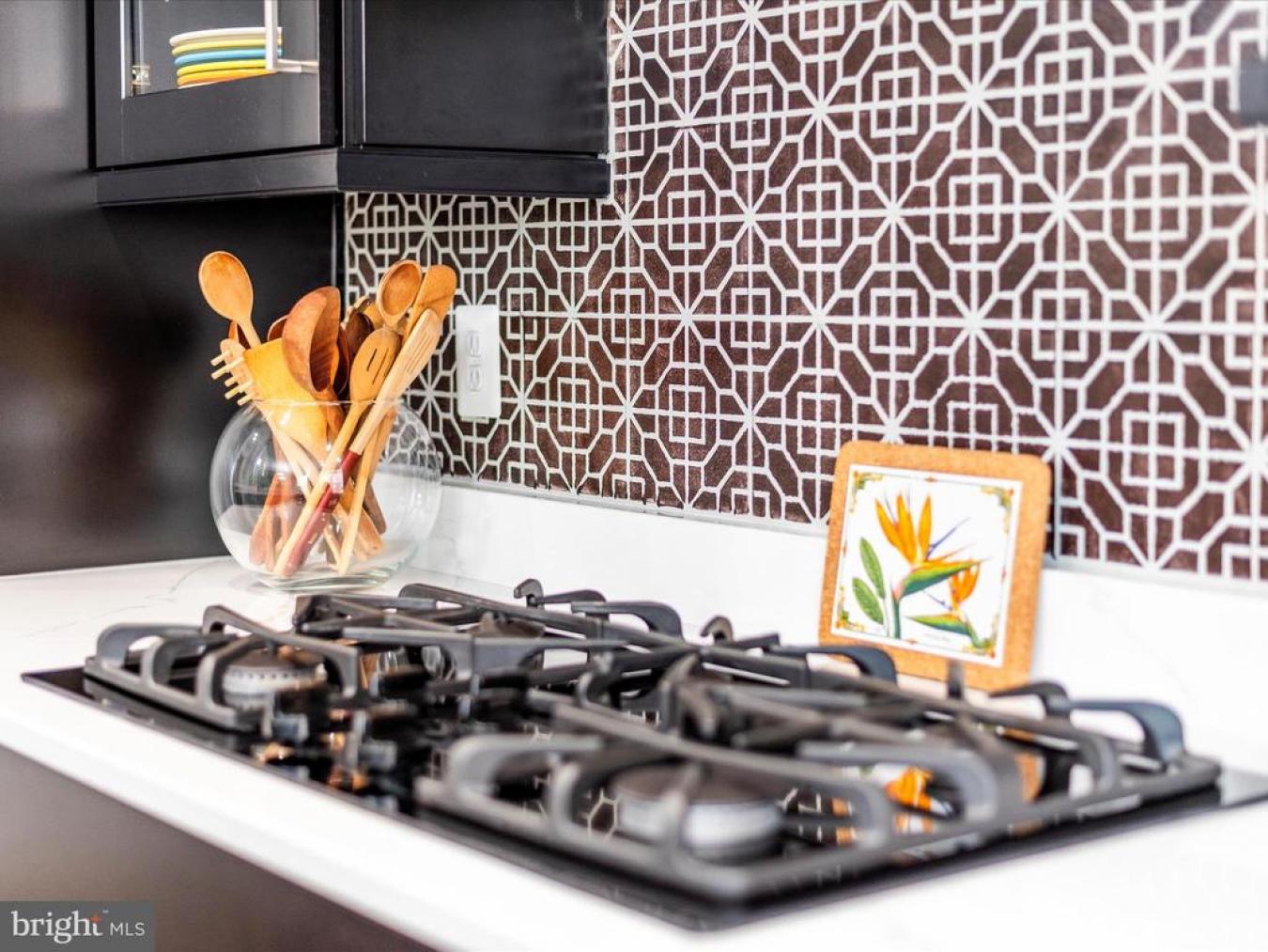 OXON HILL, PRINCE GEORGES, 20745, United States, 4 Bedrooms Bedrooms, ,4 BathroomsBathrooms,Residential,For Sale,1945382