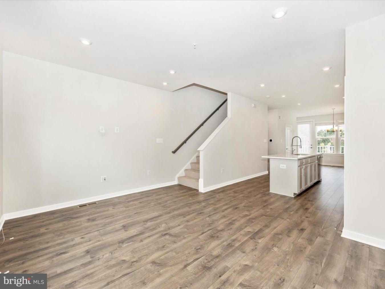 HYATTSVILLE, PRINCE GEORGES, 20782, United States, 2 Bedrooms Bedrooms, ,2 BathroomsBathrooms,Residential,For Sale,1945380