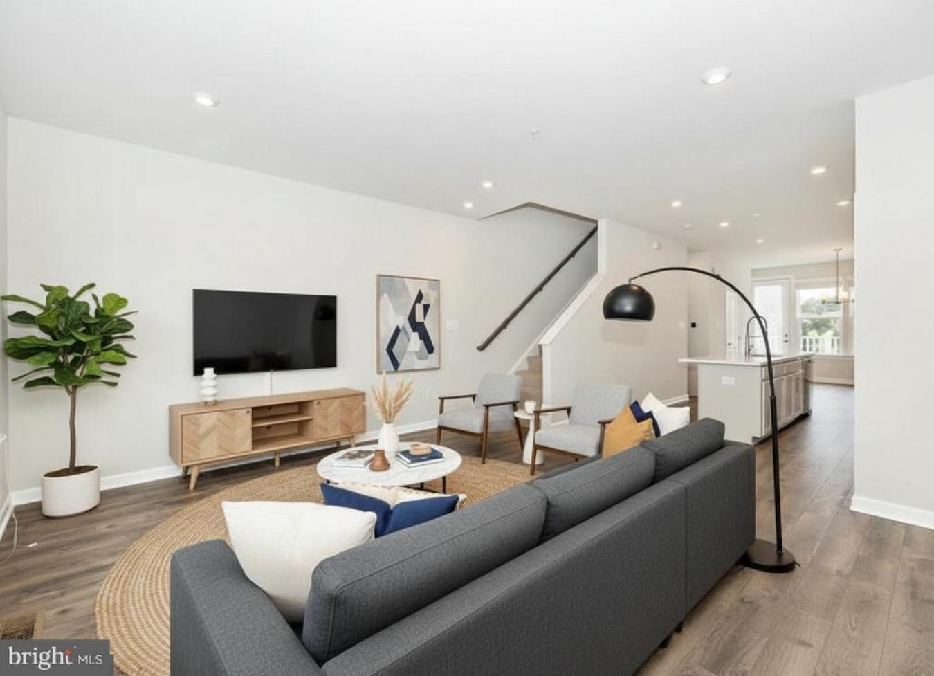 HYATTSVILLE, PRINCE GEORGES, 20782, United States, 2 Bedrooms Bedrooms, ,2 BathroomsBathrooms,Residential,For Sale,1945380