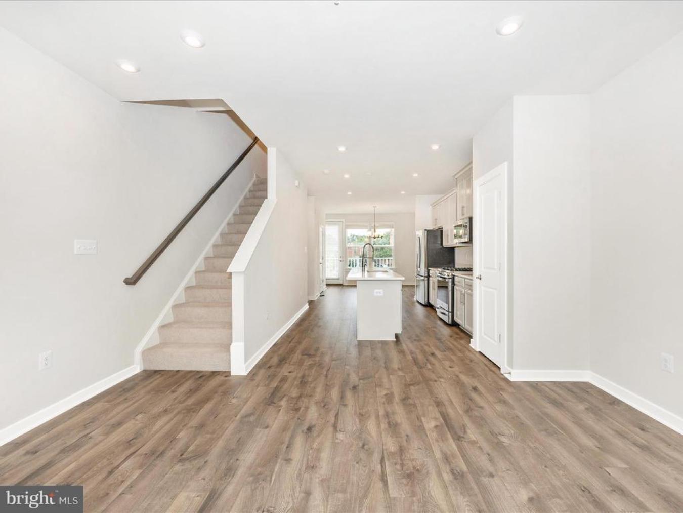 HYATTSVILLE, PRINCE GEORGES, 20782, United States, 2 Bedrooms Bedrooms, ,2 BathroomsBathrooms,Residential,For Sale,1945380