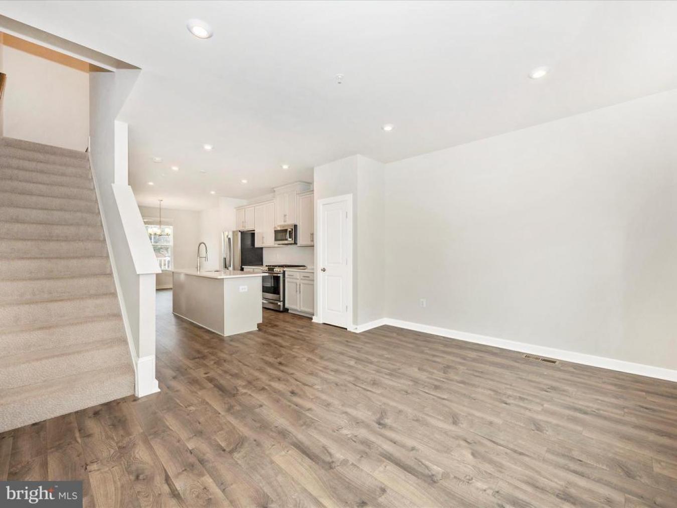 HYATTSVILLE, PRINCE GEORGES, 20782, United States, 2 Bedrooms Bedrooms, ,2 BathroomsBathrooms,Residential,For Sale,1945380