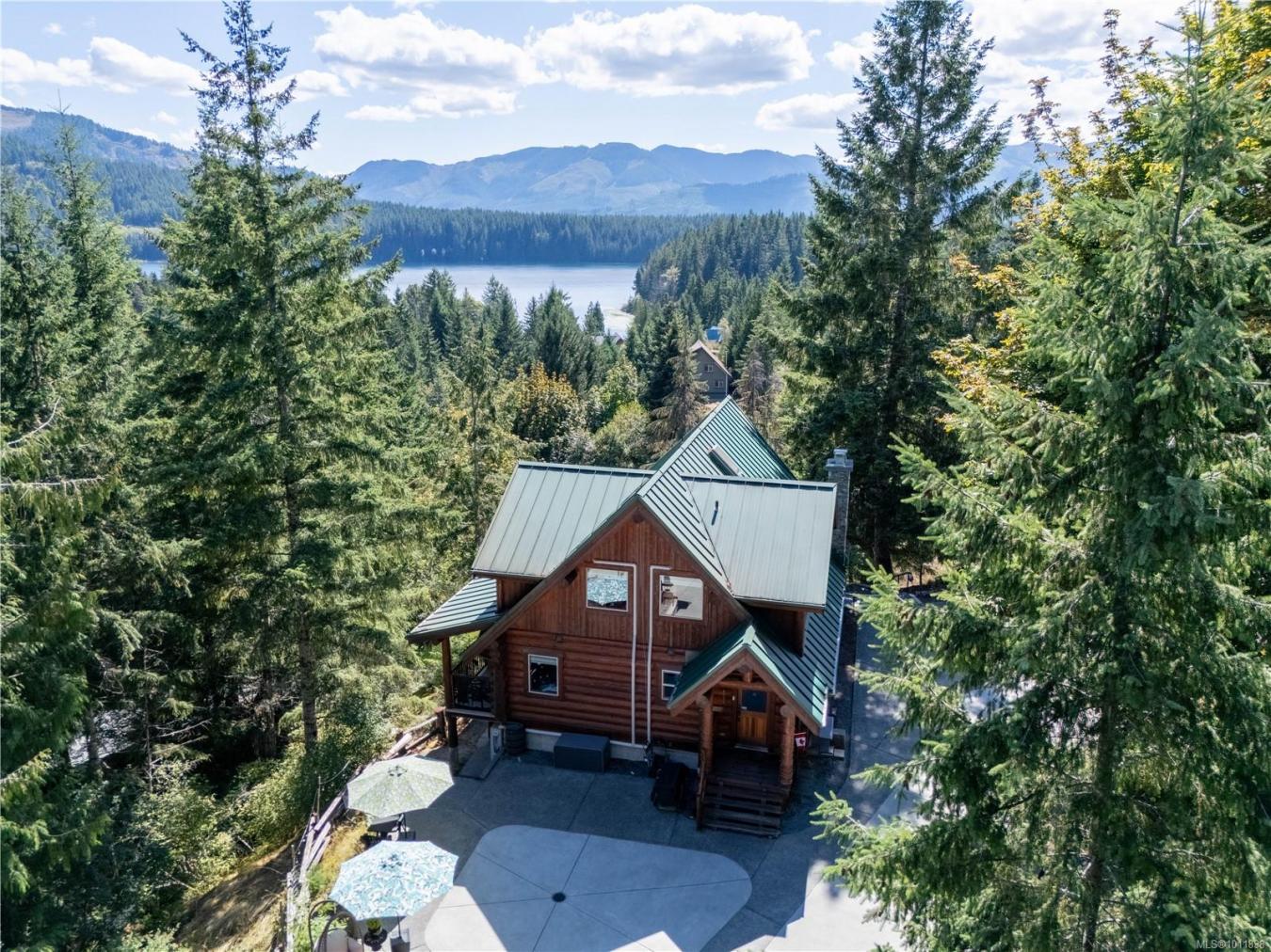 Lake Cowichan, Cowichan Valley Regional District, V0R 2G1, Canada, 3 Bedrooms Bedrooms, ,4 BathroomsBathrooms,Residential,For Sale,1945692