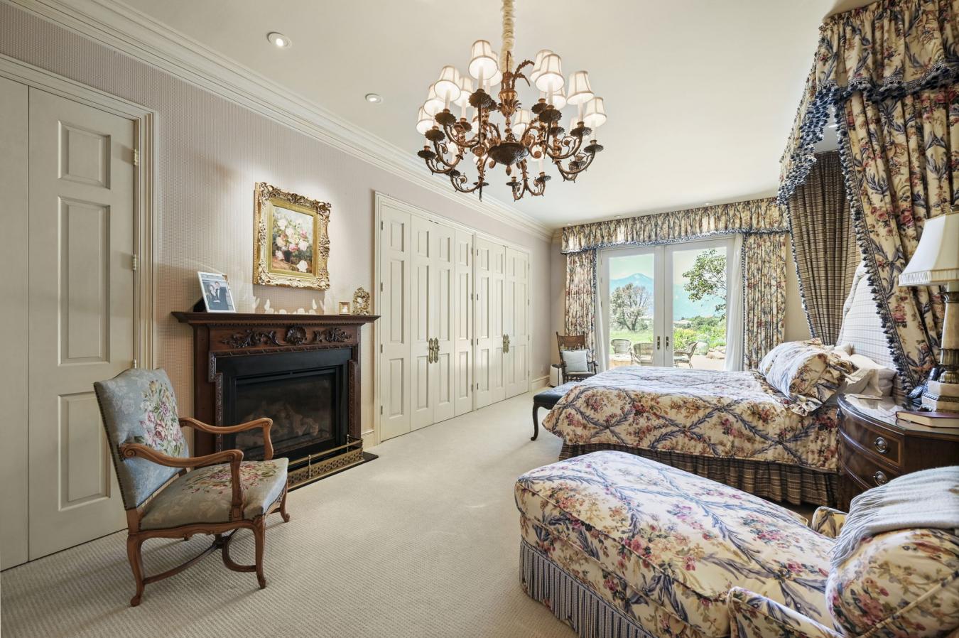 Colorado Springs, Colorado, 80904, United States, 7 Bedrooms Bedrooms, ,6 BathroomsBathrooms,Residential,For Sale,1945375