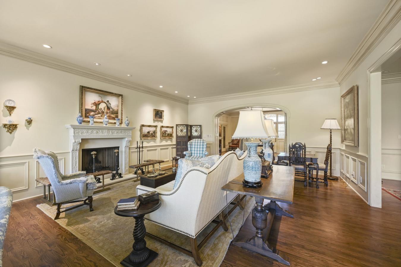 Colorado Springs, Colorado, 80904, United States, 7 Bedrooms Bedrooms, ,6 BathroomsBathrooms,Residential,For Sale,1945375