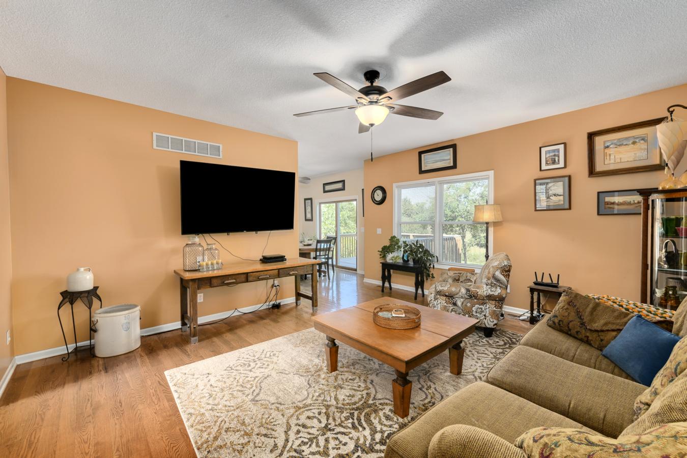 Leavenworth, Kansas, 66048, United States, 4 Bedrooms Bedrooms, ,4 BathroomsBathrooms,Residential,For Sale,1945685