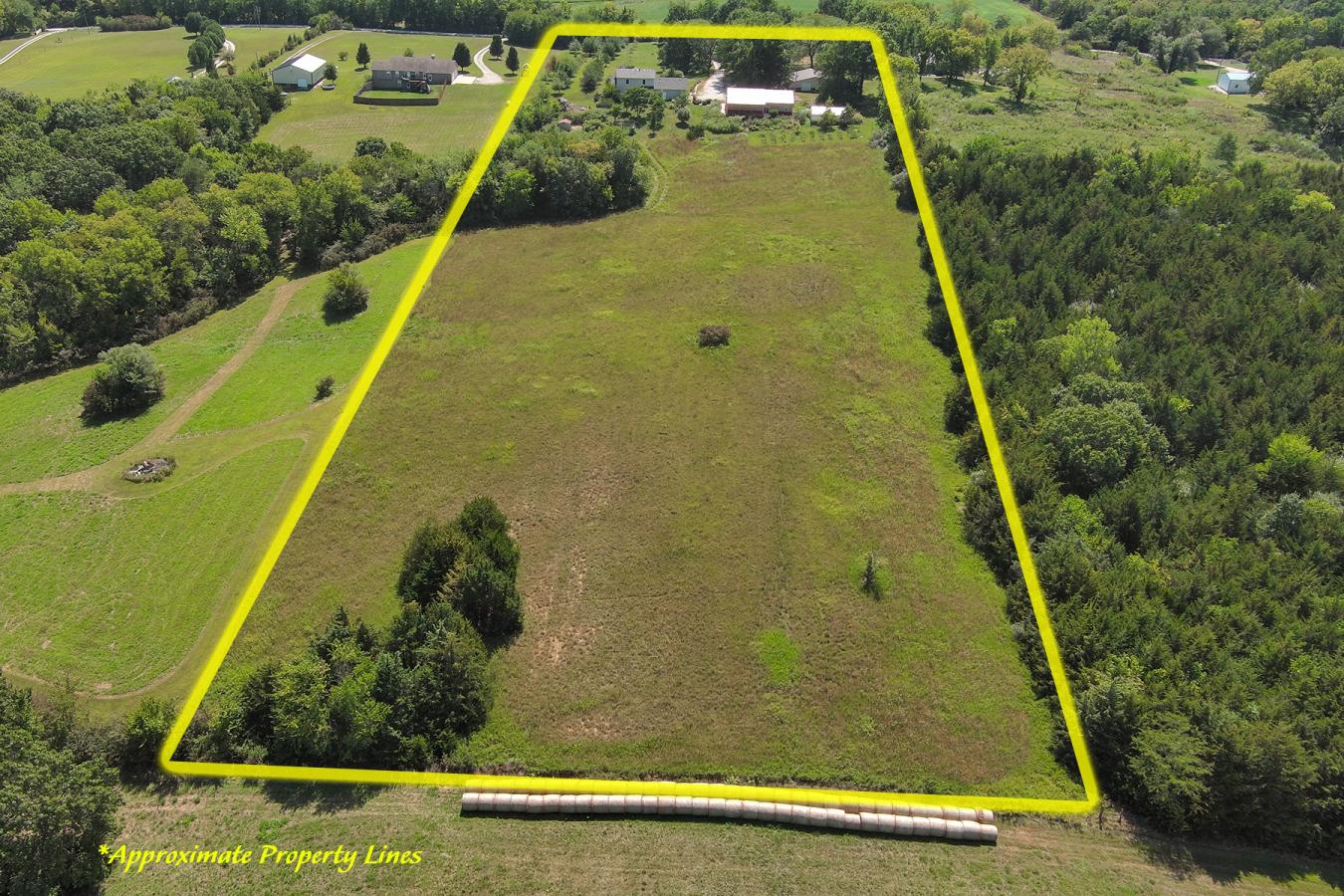 Leavenworth, Kansas, 66048, United States, 4 Bedrooms Bedrooms, ,4 BathroomsBathrooms,Residential,For Sale,1945685