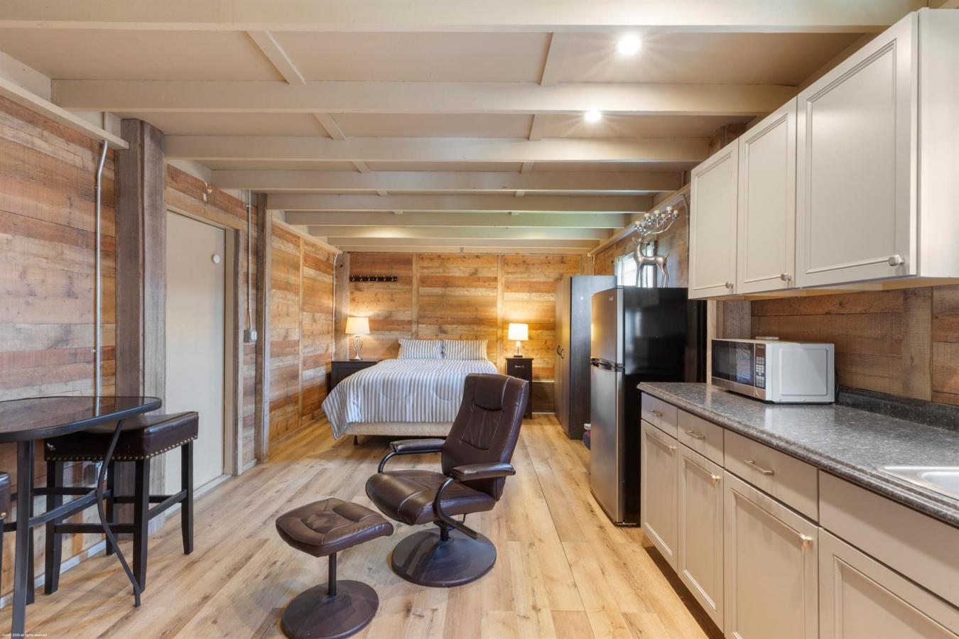 Loxahatchee Groves, Palm Beach, 33470, United States, ,4 BathroomsBathrooms,Residential,For Sale,1945680