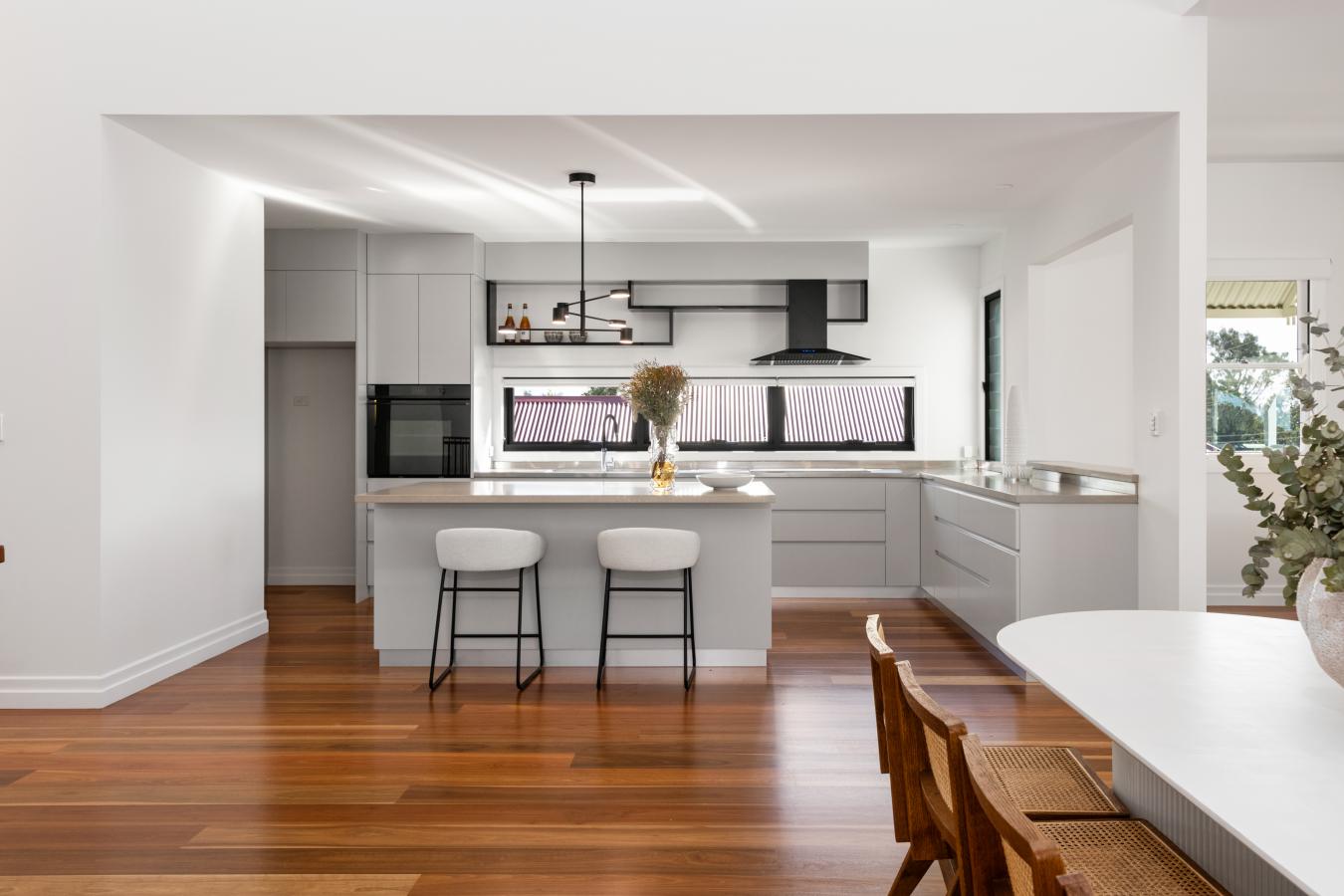 Sandgate, QLD, 4017, Australia, 5 Bedrooms Bedrooms, ,4 BathroomsBathrooms,Residential,For Sale,1945678