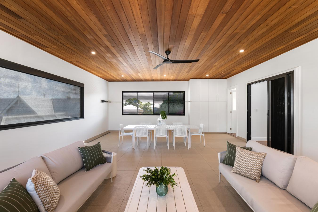 Sandgate, QLD, 4017, Australia, 5 Bedrooms Bedrooms, ,4 BathroomsBathrooms,Residential,For Sale,1945678