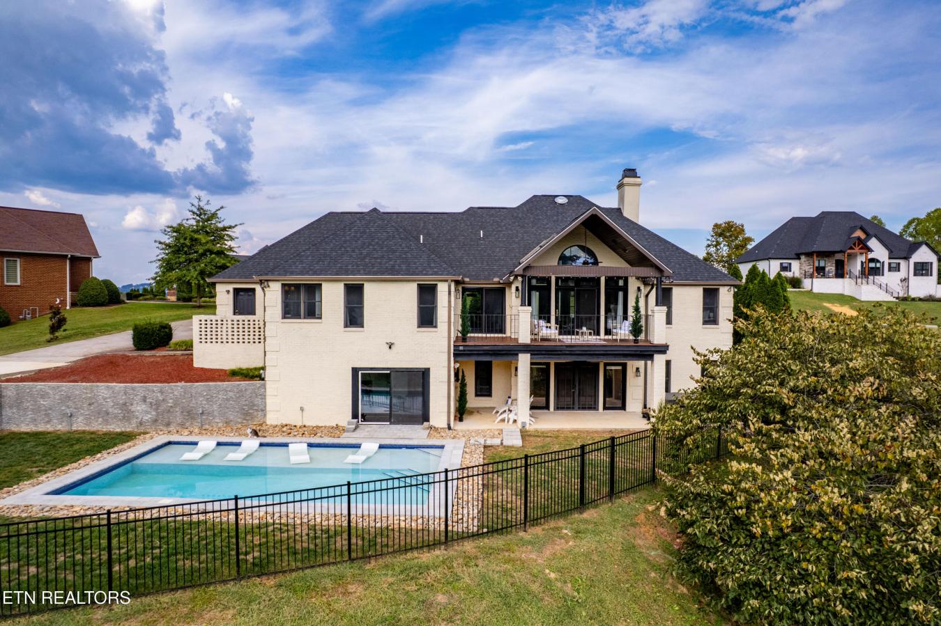 Sevierville, Sevier County - 27, 37876, United States, 5 Bedrooms Bedrooms, ,4 BathroomsBathrooms,Residential,For Sale,1959883