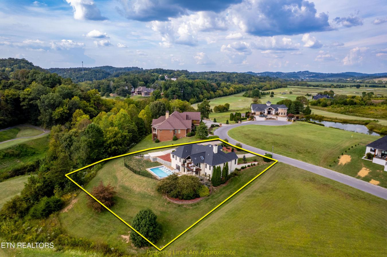 Sevierville, Sevier County - 27, 37876, United States, 5 Bedrooms Bedrooms, ,4 BathroomsBathrooms,Residential,For Sale,1959883