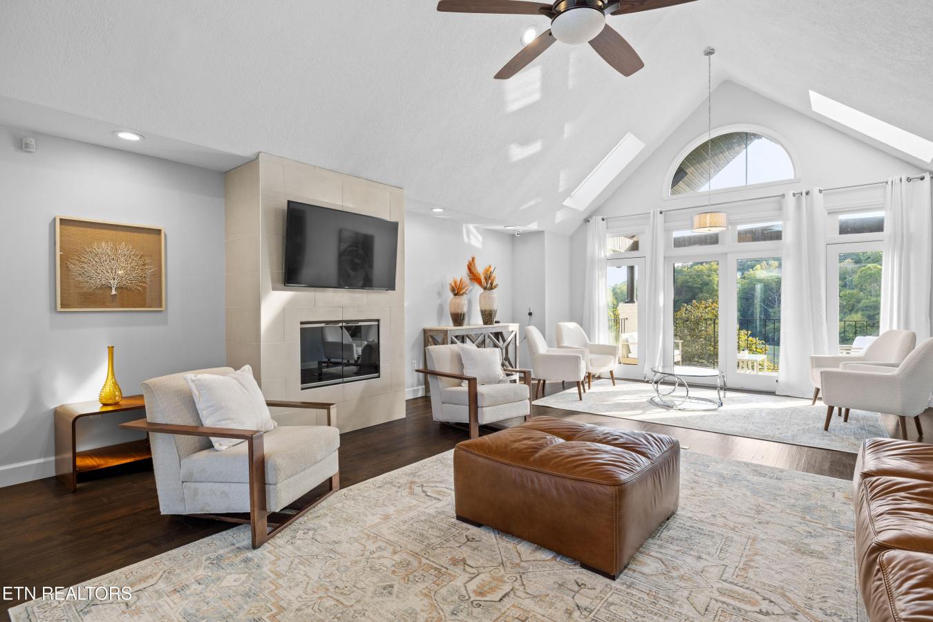 Sevierville, Sevier County - 27, 37876, United States, 5 Bedrooms Bedrooms, ,4 BathroomsBathrooms,Residential,For Sale,1959883