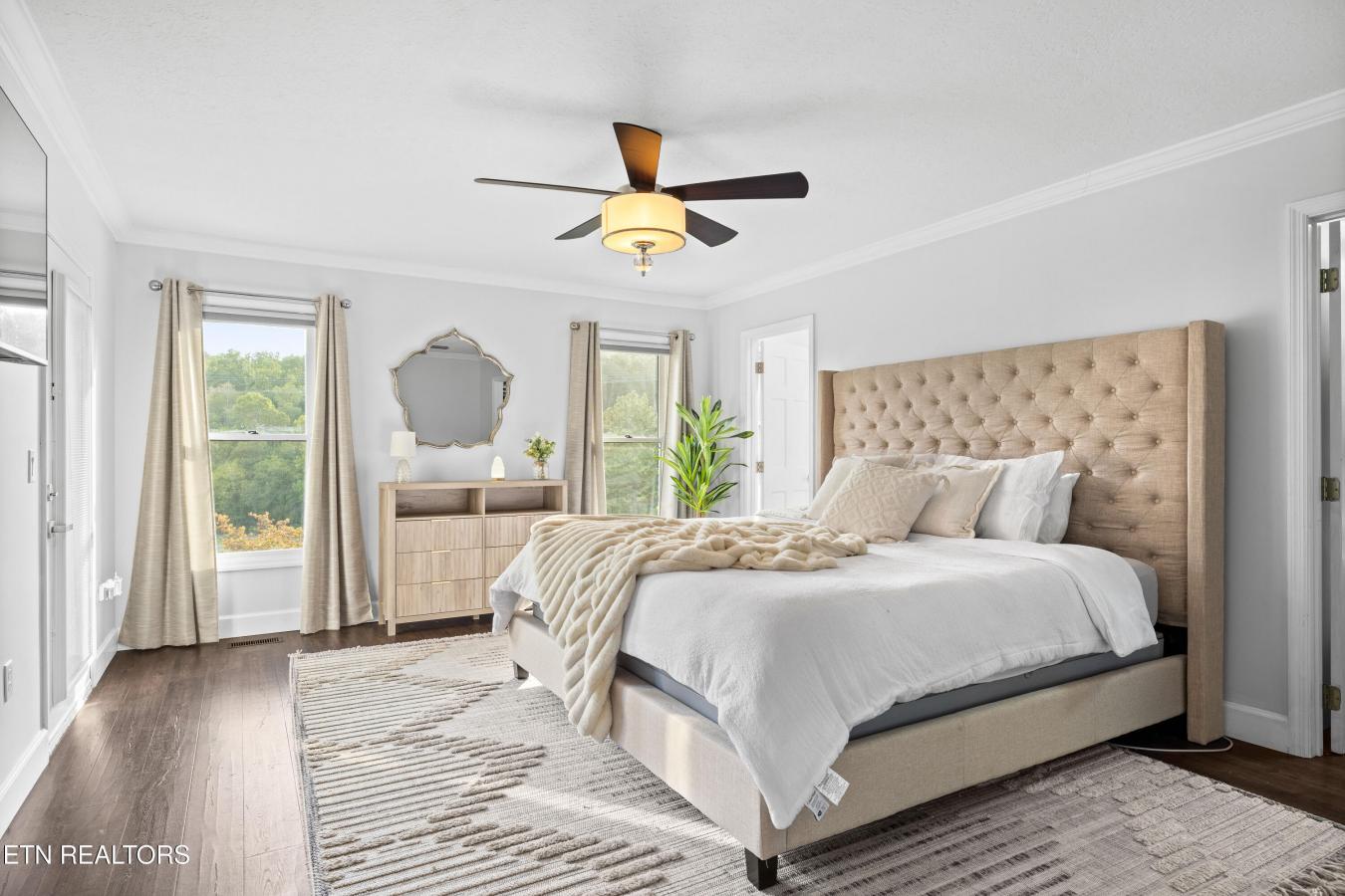 Sevierville, Sevier County - 27, 37876, United States, 5 Bedrooms Bedrooms, ,4 BathroomsBathrooms,Residential,For Sale,1959883