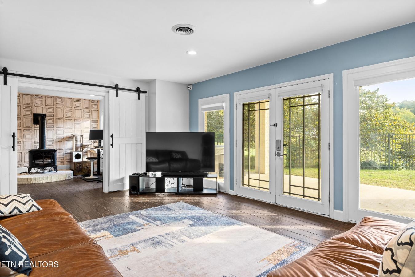 Sevierville, Sevier County - 27, 37876, United States, 5 Bedrooms Bedrooms, ,4 BathroomsBathrooms,Residential,For Sale,1959883