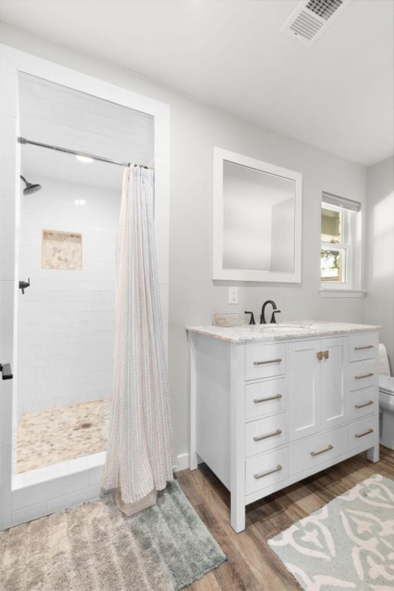 Buchanan Dam, Llano, 78609, United States, 4 Bedrooms Bedrooms, ,3 BathroomsBathrooms,Residential,For Sale,1945676