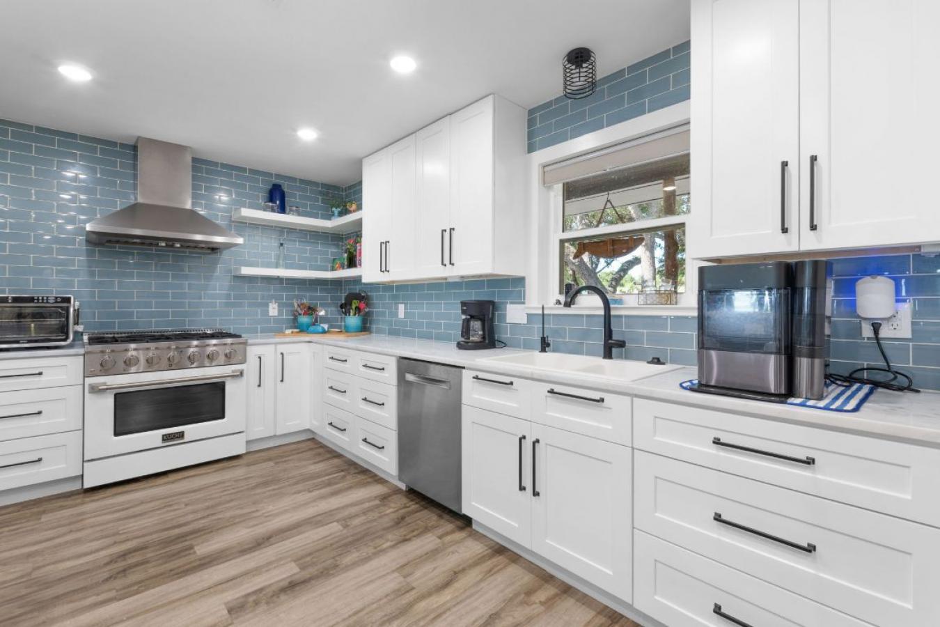 Buchanan Dam, Llano, 78609, United States, 4 Bedrooms Bedrooms, ,3 BathroomsBathrooms,Residential,For Sale,1945676