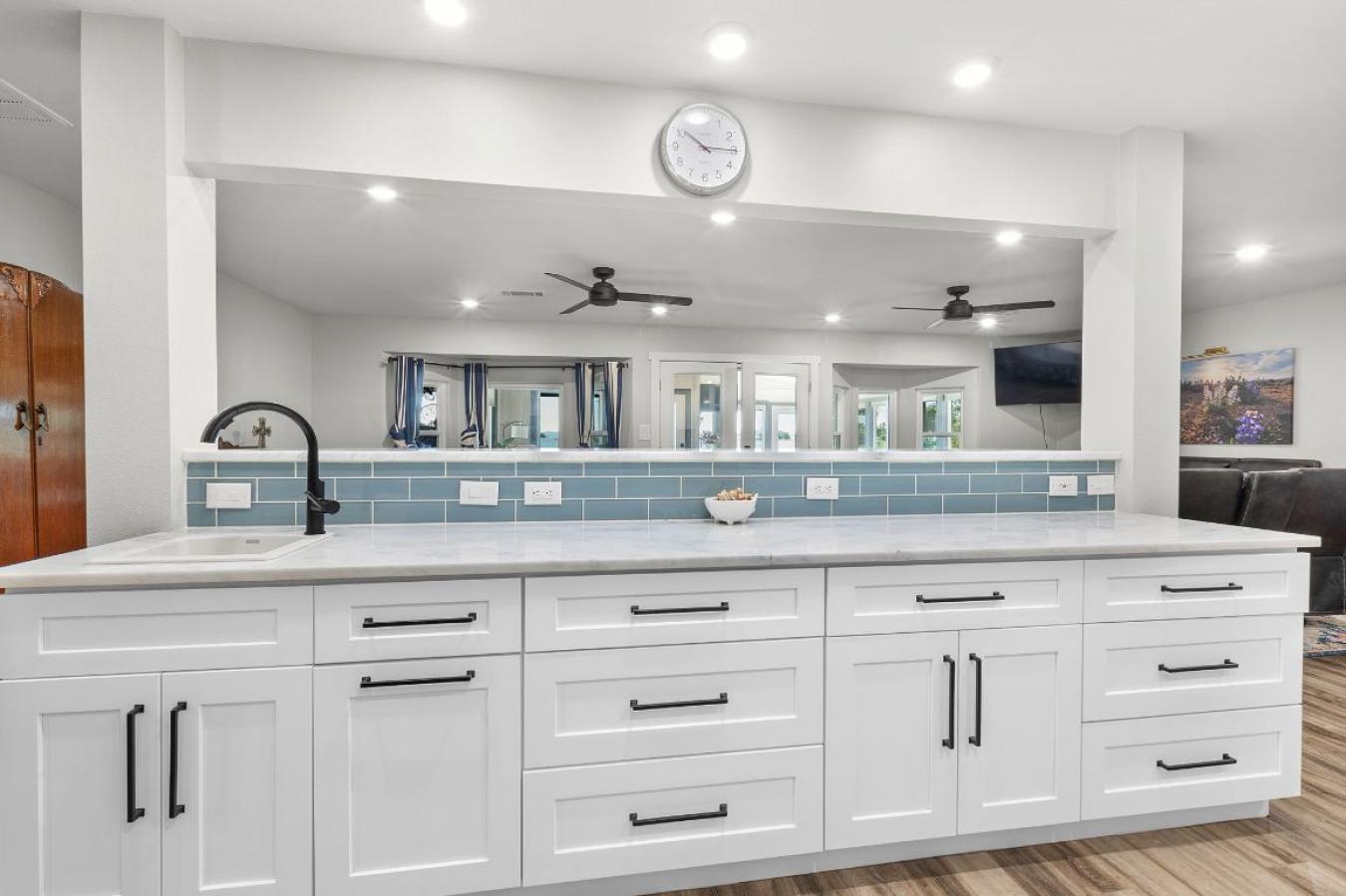 Buchanan Dam, Llano, 78609, United States, 4 Bedrooms Bedrooms, ,3 BathroomsBathrooms,Residential,For Sale,1945676