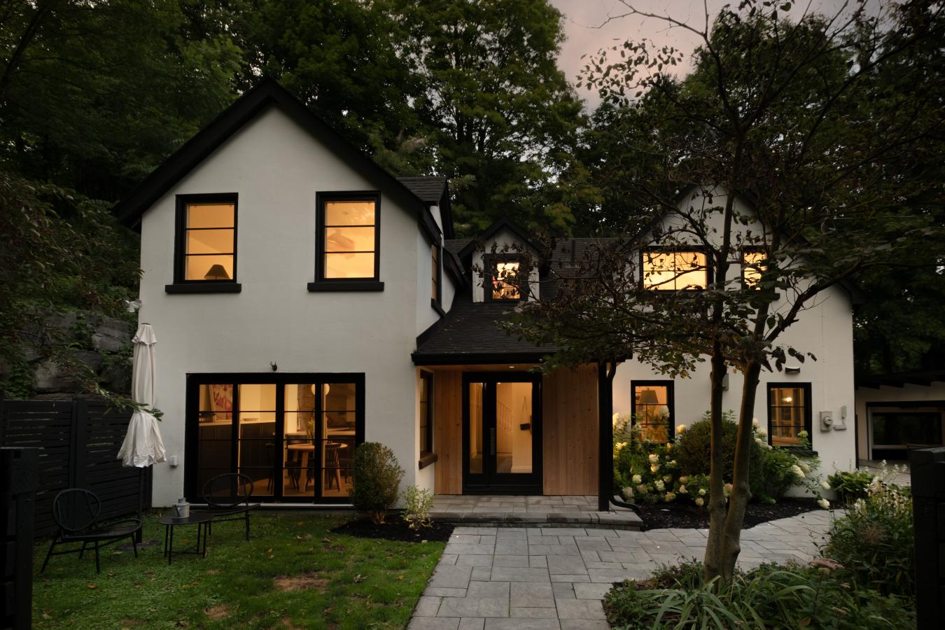 King City, Canada, L7B 1K4, Canada, 3 Bedrooms Bedrooms, ,3 BathroomsBathrooms,Residential,For Sale,1945675