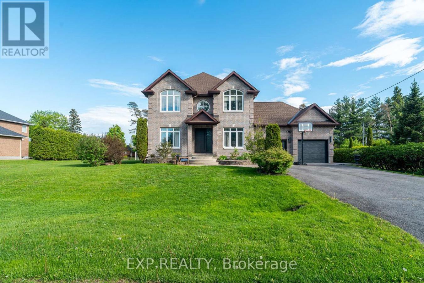 Ottawa, ON, K1V1H1, Canada, 3 Bedrooms Bedrooms, ,3 BathroomsBathrooms,Residential,For Sale,1946296 Ottawa, ON, K1V1H1, Canada, 3 Bedrooms Bedrooms, ,3 BathroomsBathrooms,Residential,For Sale,1946296