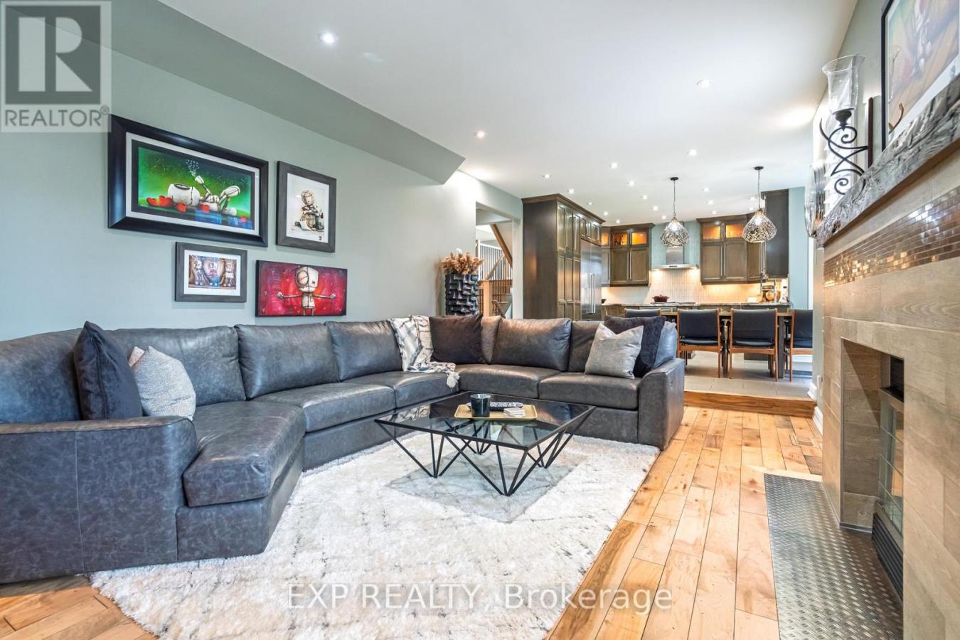 Ottawa, ON, K1V1H1, Canada, 3 Bedrooms Bedrooms, ,3 BathroomsBathrooms,Residential,For Sale,1946296