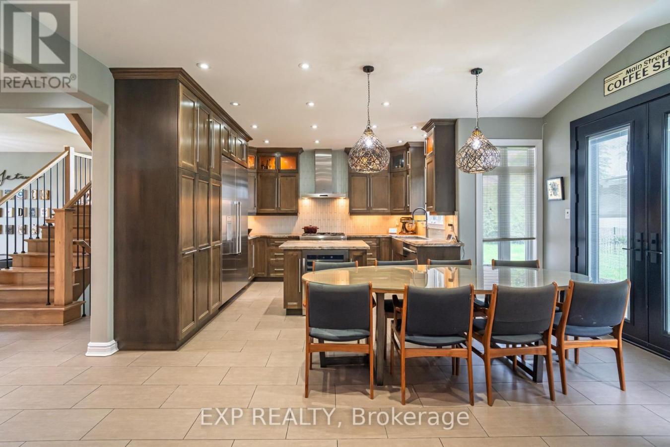 Ottawa, ON, K1V1H1, Canada, 3 Bedrooms Bedrooms, ,3 BathroomsBathrooms,Residential,For Sale,1946296