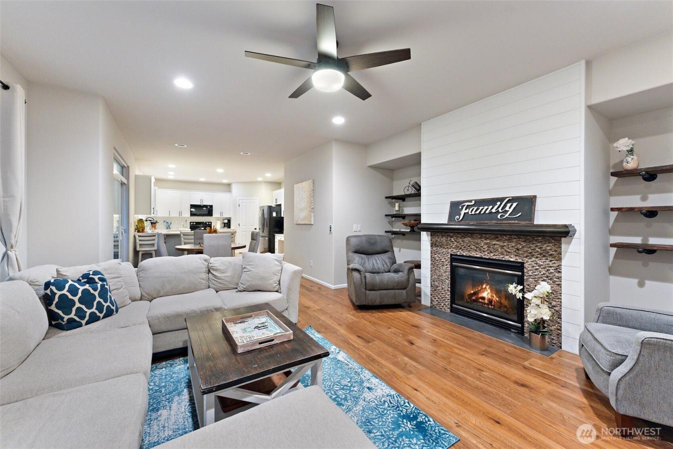 Renton, King, 98059, United States, 4 Bedrooms Bedrooms, ,2 BathroomsBathrooms,Residential,For Sale,1946295