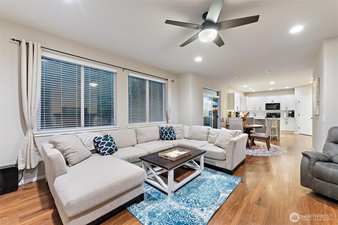 Renton, King, 98059, United States, 4 Bedrooms Bedrooms, ,2 BathroomsBathrooms,Residential,For Sale,1946295