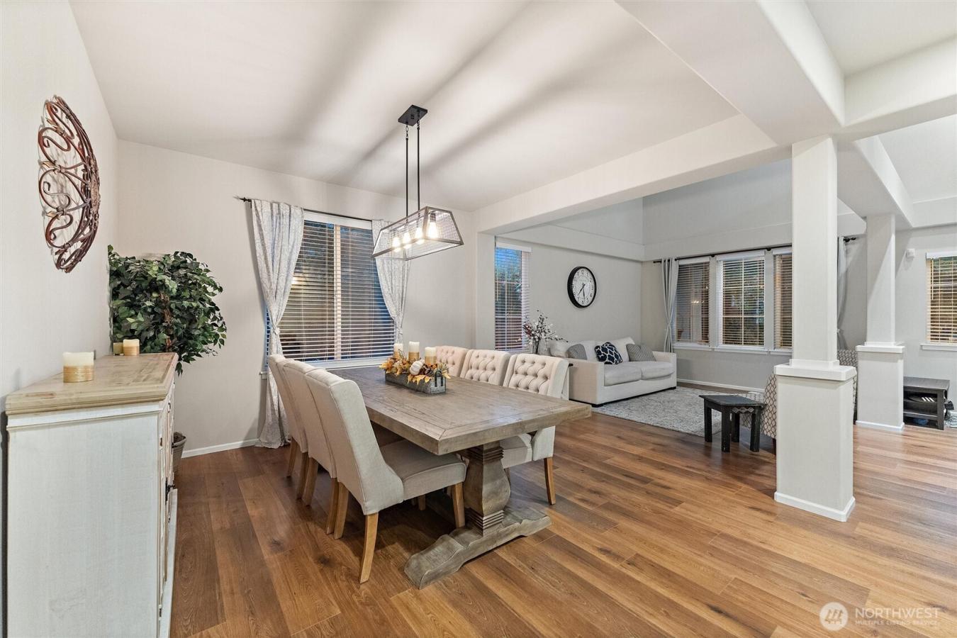 Renton, King, 98059, United States, 4 Bedrooms Bedrooms, ,2 BathroomsBathrooms,Residential,For Sale,1946295