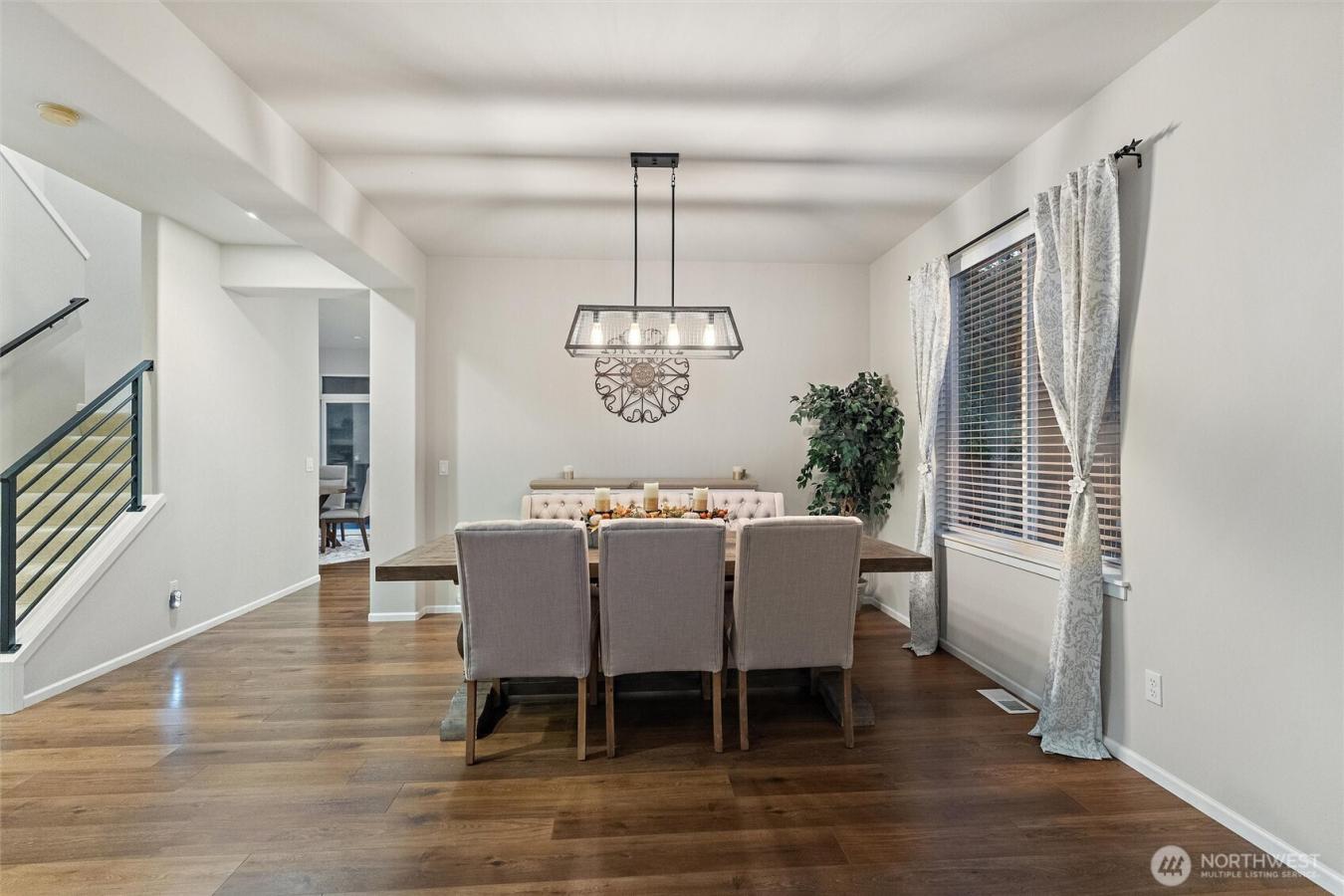 Renton, King, 98059, United States, 4 Bedrooms Bedrooms, ,2 BathroomsBathrooms,Residential,For Sale,1946295