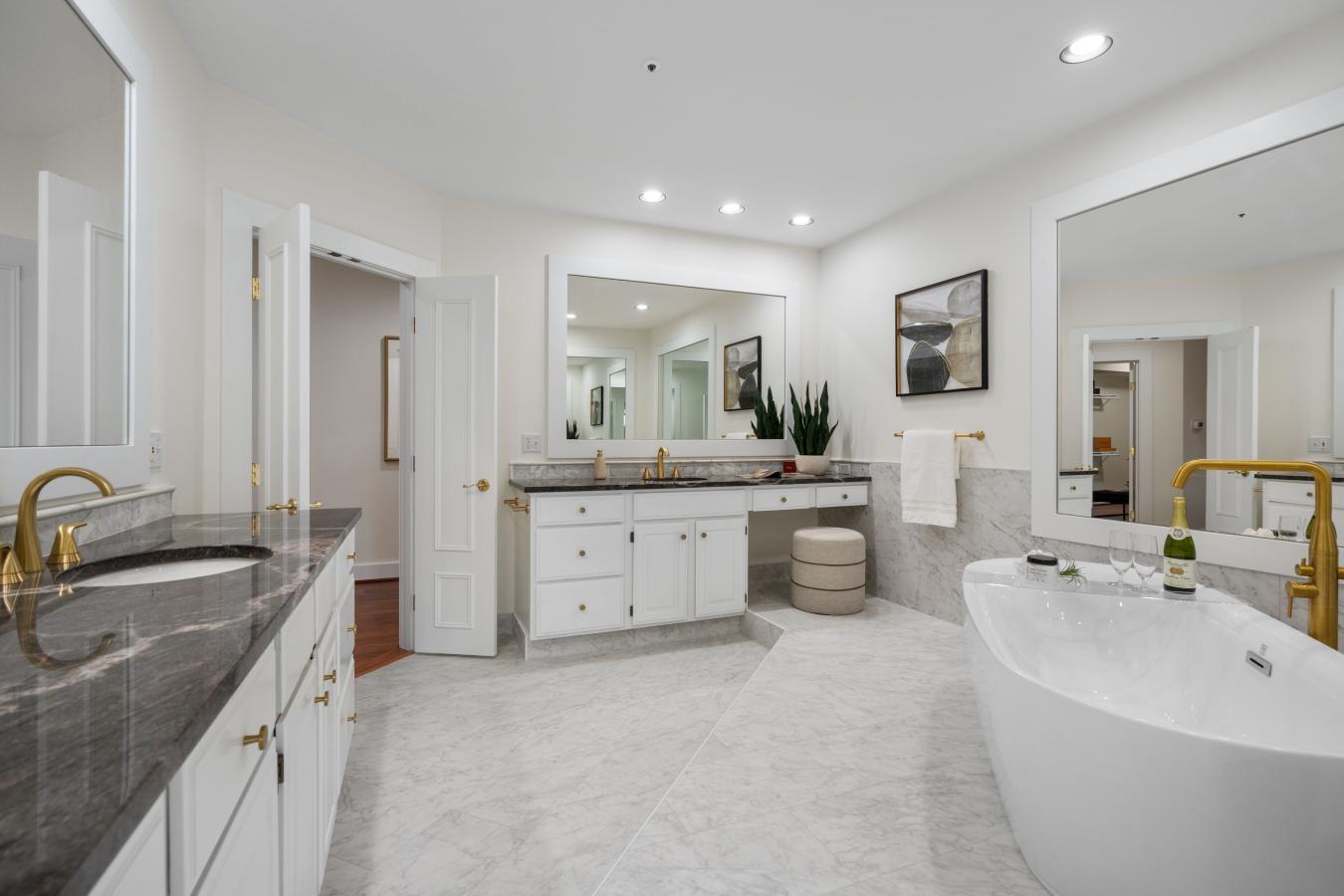 Kirkland, King, 98034, United States, 4 Bedrooms Bedrooms, ,2 BathroomsBathrooms,Residential,For Sale,1946294