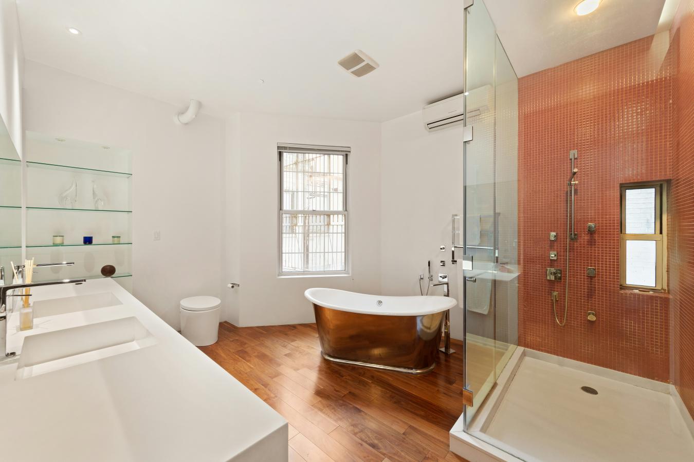 Soho, New York, 10012, United States, 1 Bedroom Bedrooms, ,2 BathroomsBathrooms,Residential,For Sale,1964664