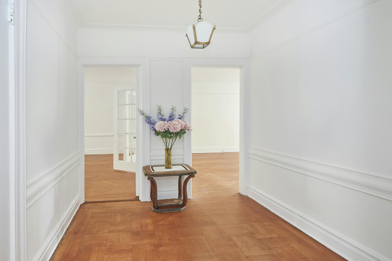 New York, New York, 10024, United States, 2 Bedrooms Bedrooms, ,2 BathroomsBathrooms,Residential,For Sale,1946274