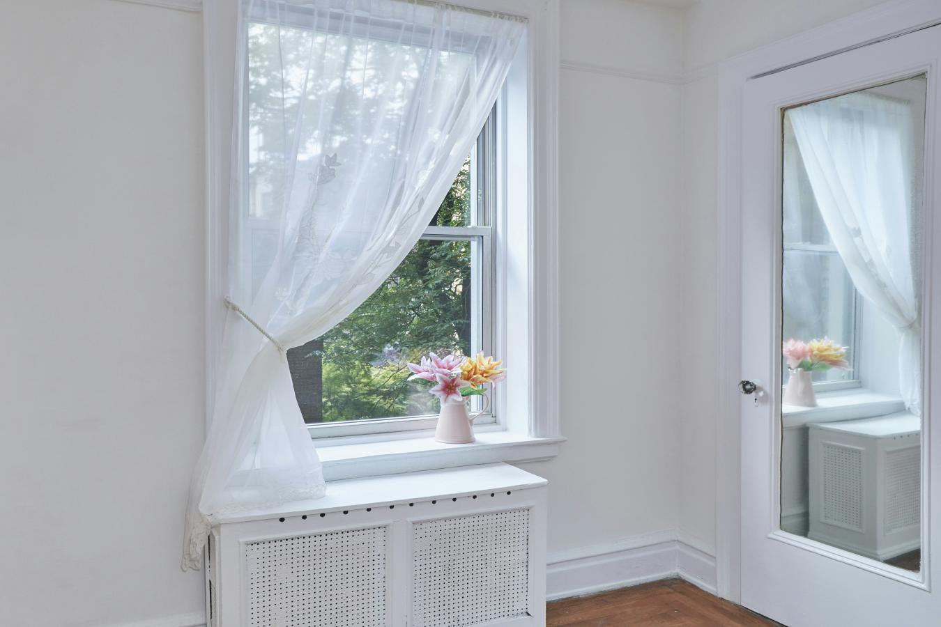 New York, New York, 10024, United States, 2 Bedrooms Bedrooms, ,2 BathroomsBathrooms,Residential,For Sale,1946274