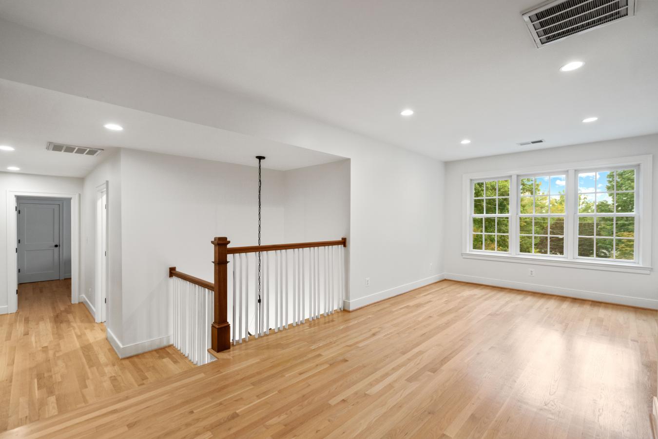 Arlington, Arlington, 22207, United States, 6 Bedrooms Bedrooms, ,3 BathroomsBathrooms,Residential,For Sale,1946492