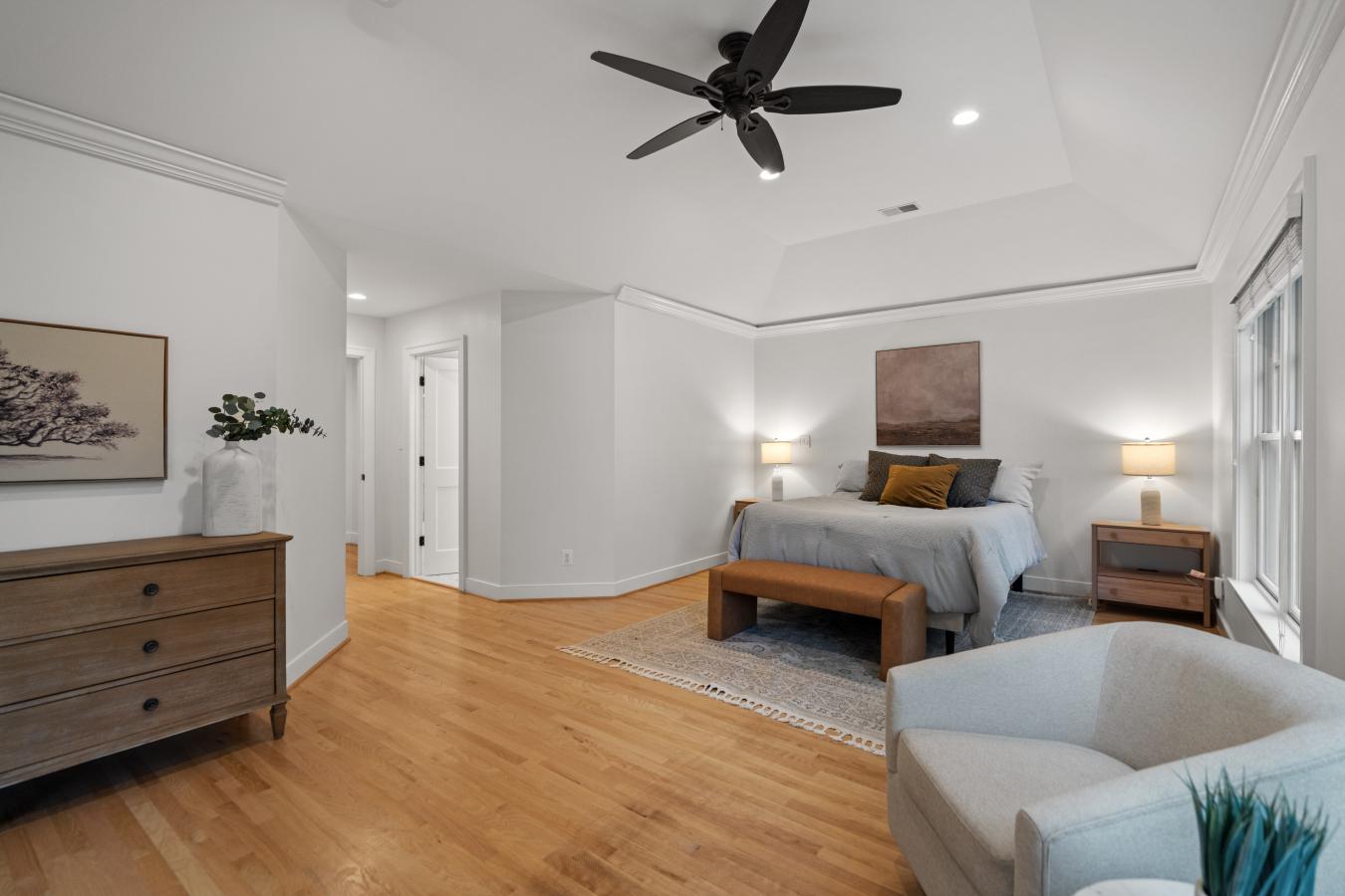 Arlington, Arlington, 22207, United States, 6 Bedrooms Bedrooms, ,3 BathroomsBathrooms,Residential,For Sale,1946492