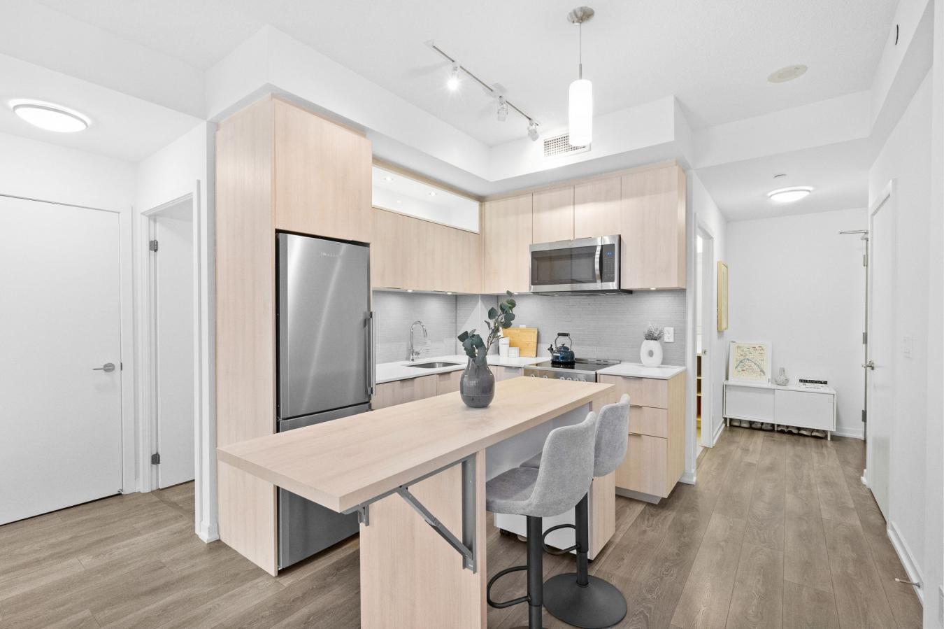 Toronto, ON, M2J0E3, Canada, 2 Bedrooms Bedrooms, ,2 BathroomsBathrooms,Residential,For Sale,1946487