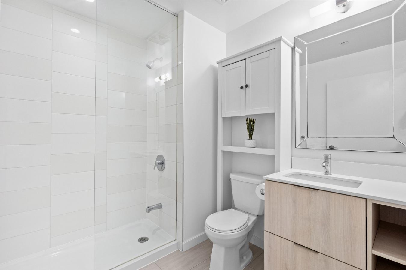 Toronto, ON, M2J0E3, Canada, 2 Bedrooms Bedrooms, ,2 BathroomsBathrooms,Residential,For Sale,1946487