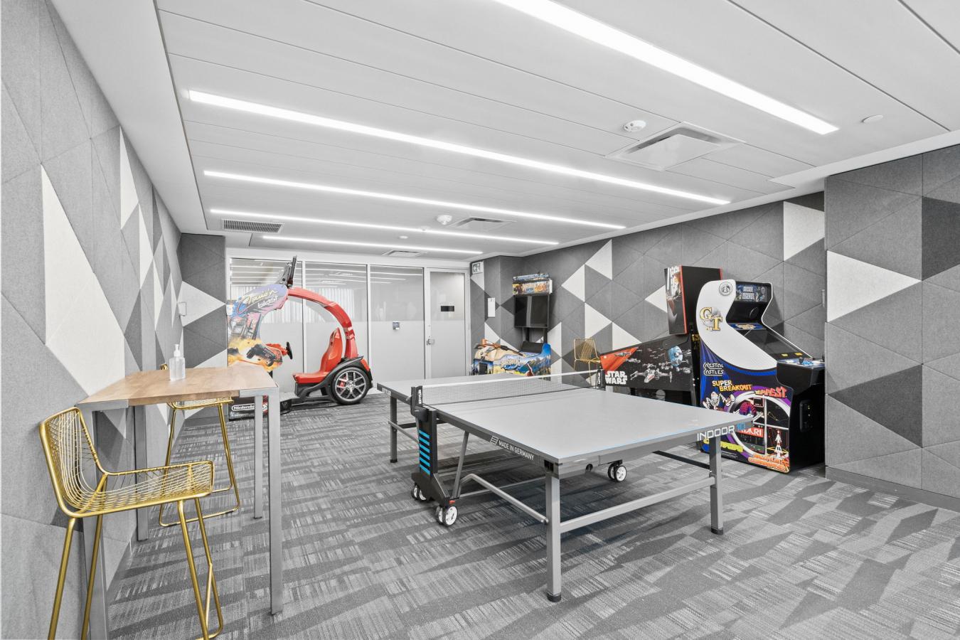 Toronto, ON, M2J0E3, Canada, 2 Bedrooms Bedrooms, ,2 BathroomsBathrooms,Residential,For Sale,1946487