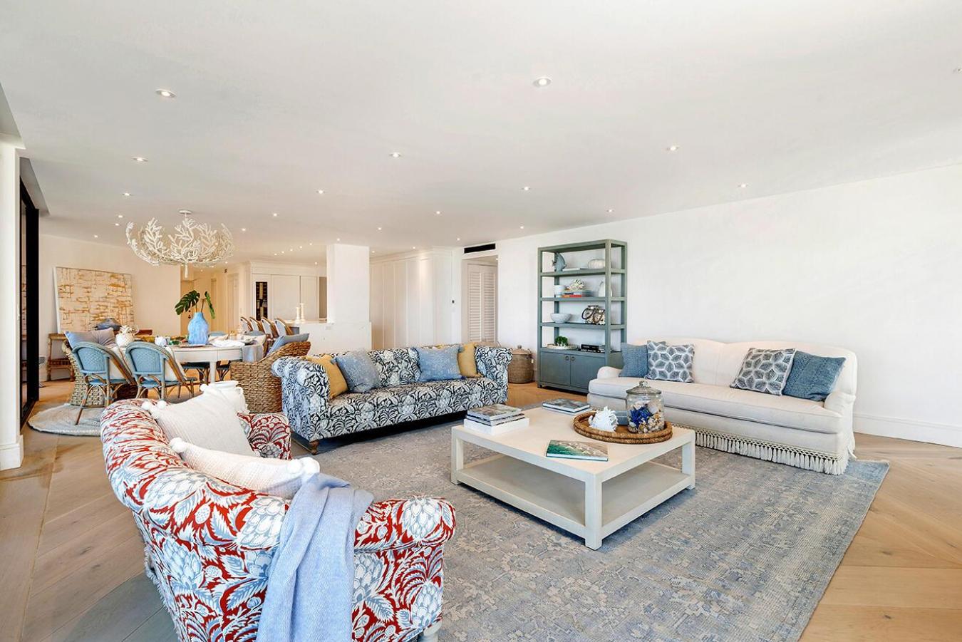 Palm Beach, Florida, 33480, United States, 3 Bedrooms Bedrooms, ,3 BathroomsBathrooms,Residential,For Sale,1946482